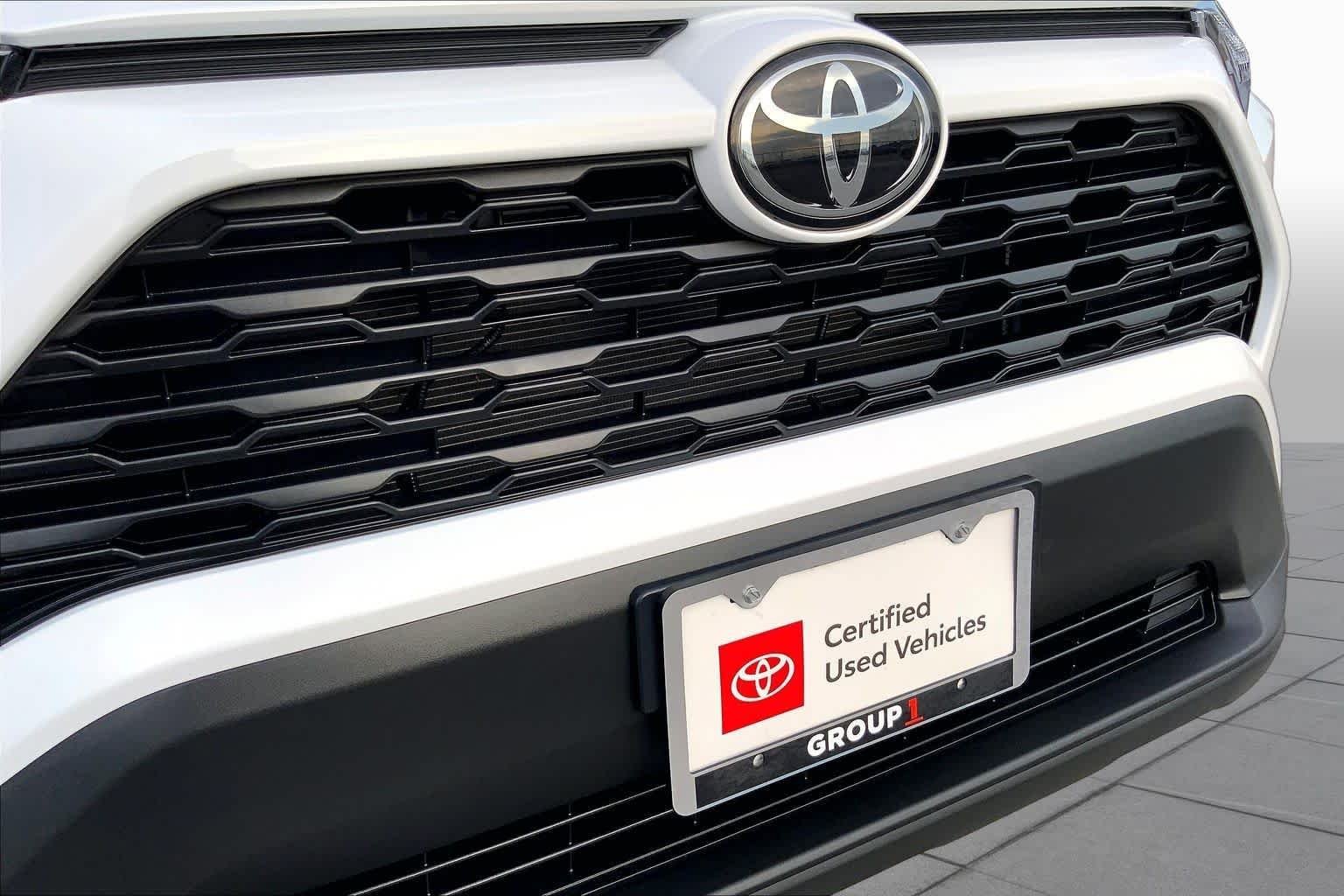 Certified Used 2025 Ice Cap Toyota Hybrid LE image 29