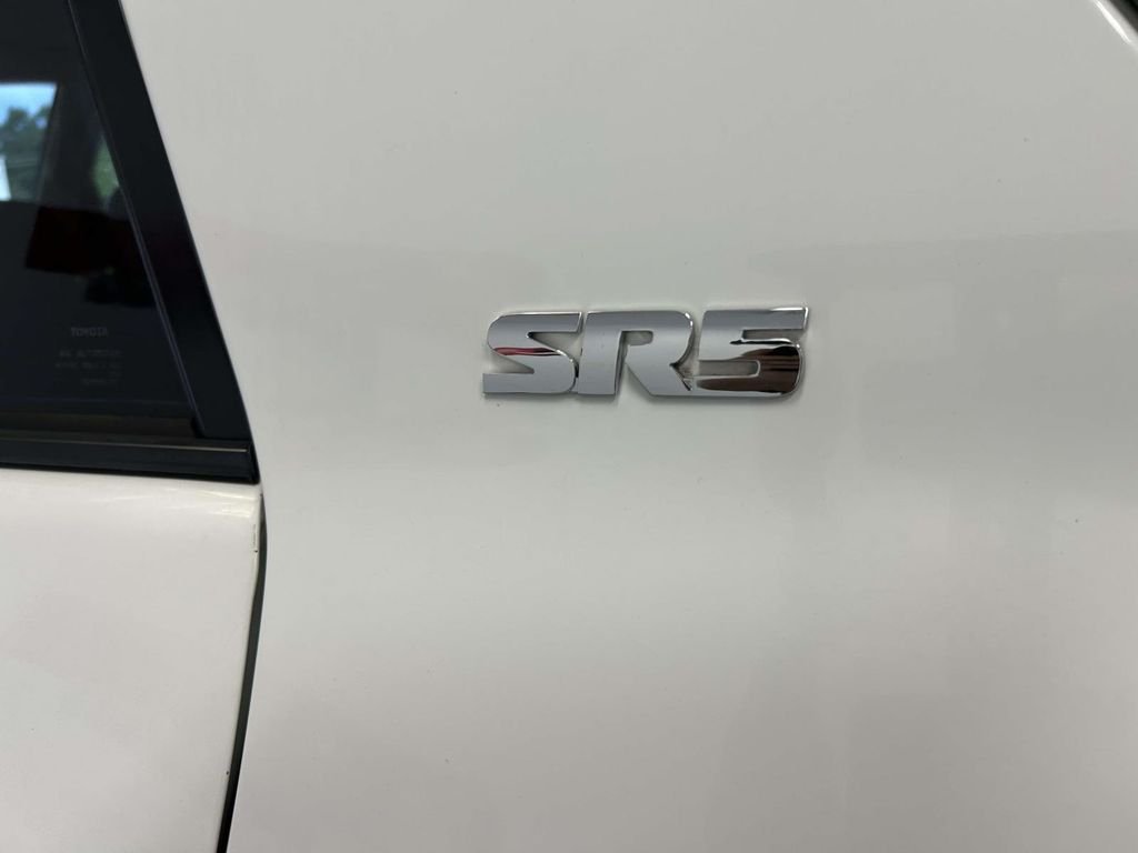 Used 2019 White Toyota SR5 image 10