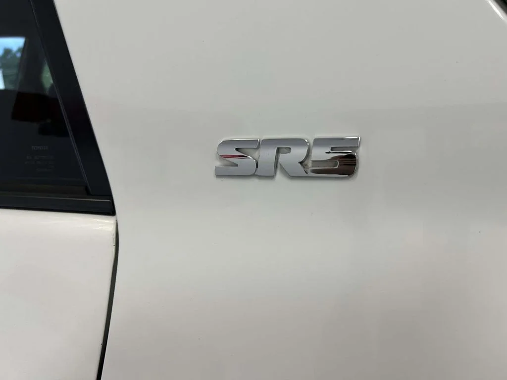 Used 2019 White Toyota SR5 image 10