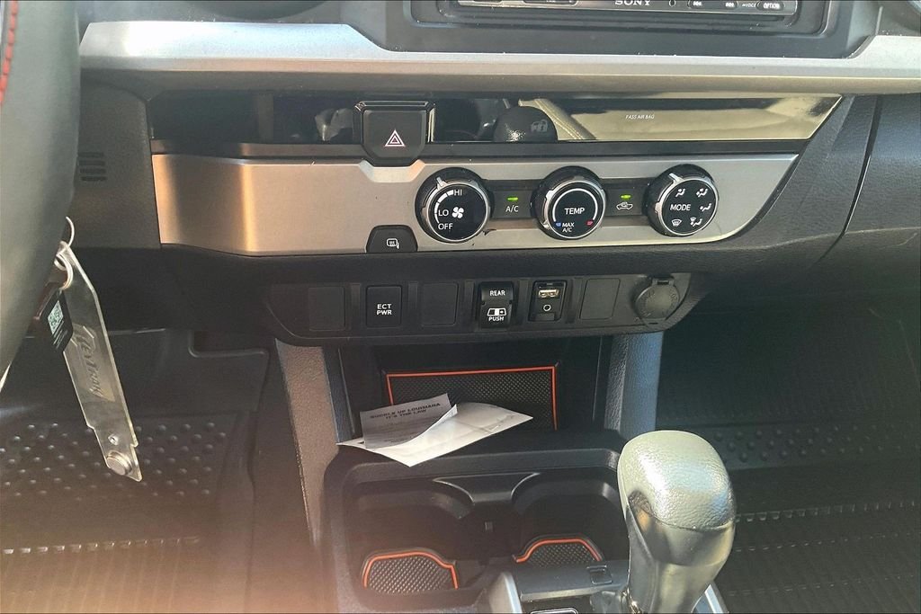 Used 2018 Gray Toyota SR5 image 31