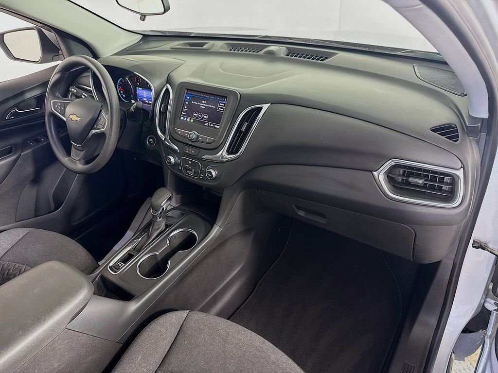 Used 2022 Silver Ice Metallic Chevrolet LT image 27