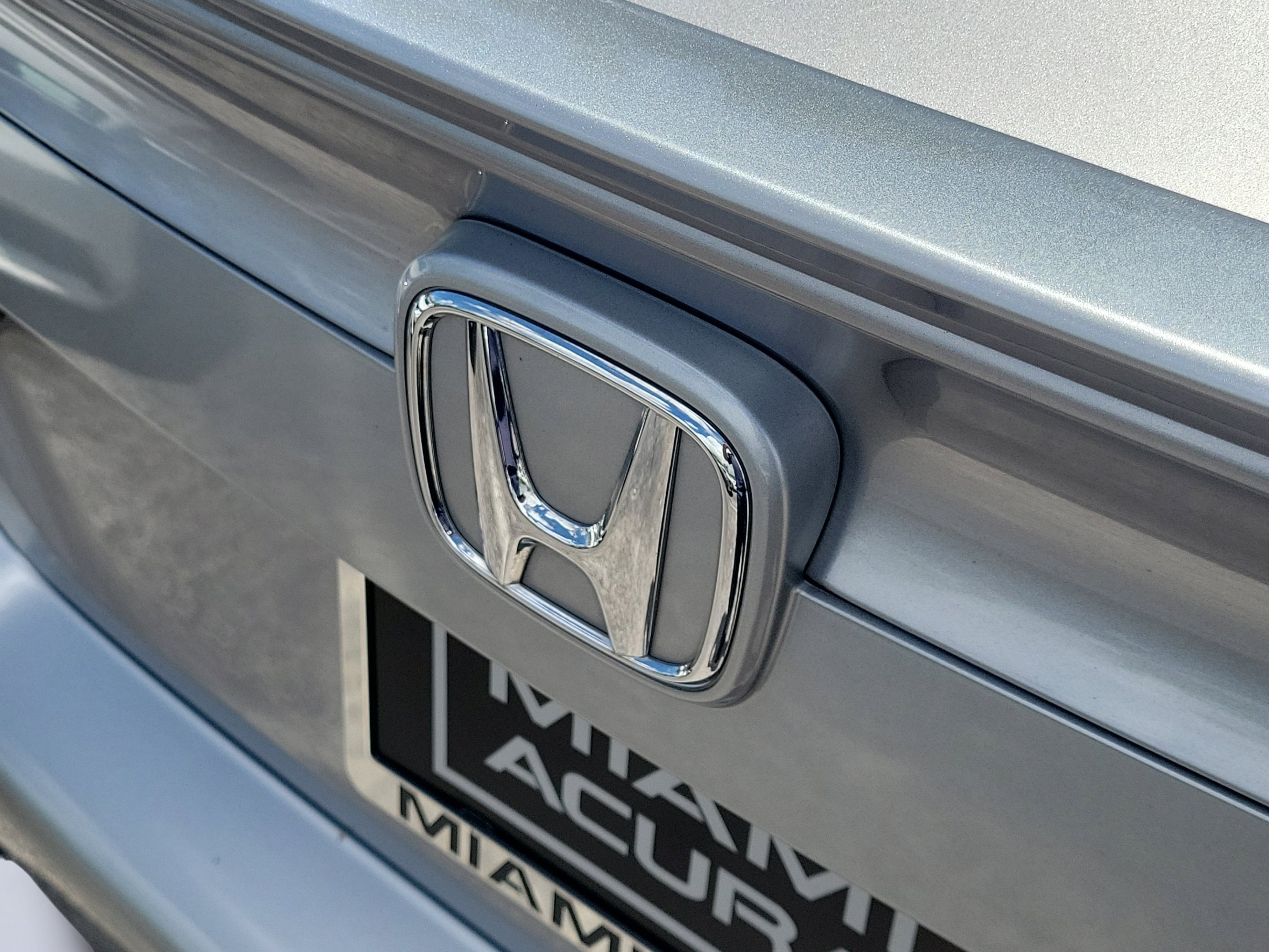 Used 2018 Silver Metallic Honda EX-L image 5
