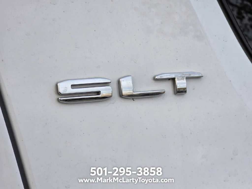 Used 2023 White GMC SLT image 8