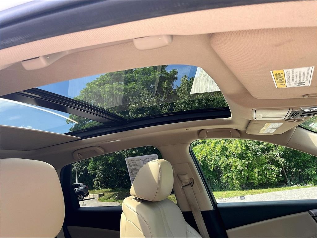 Used 2020 White Acura Base image 22