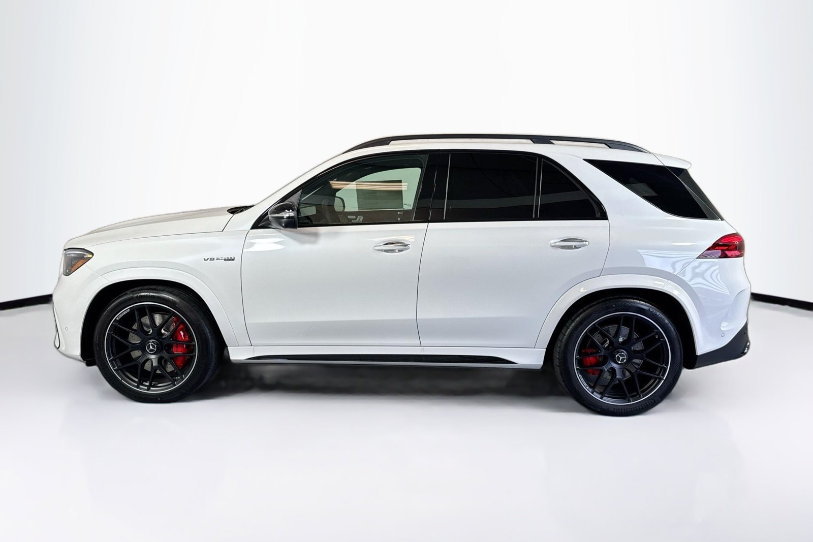 New 2026 MANUFAKTUR Moonlight White Metallic Mercedes-Benz AMG® GLE 63 S image 8