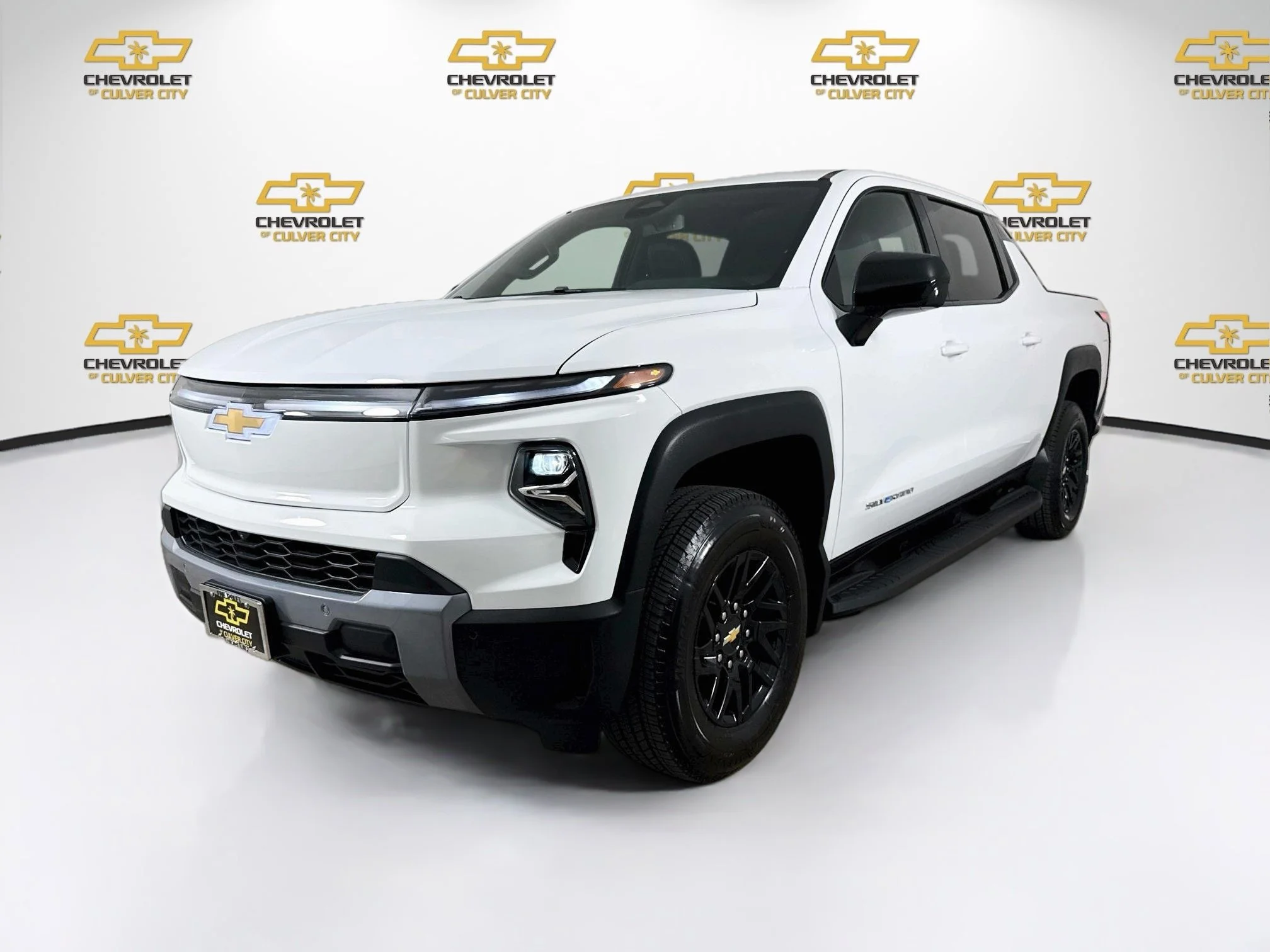 Used 2026 Summit White Chevrolet LT - Extended Range image 3