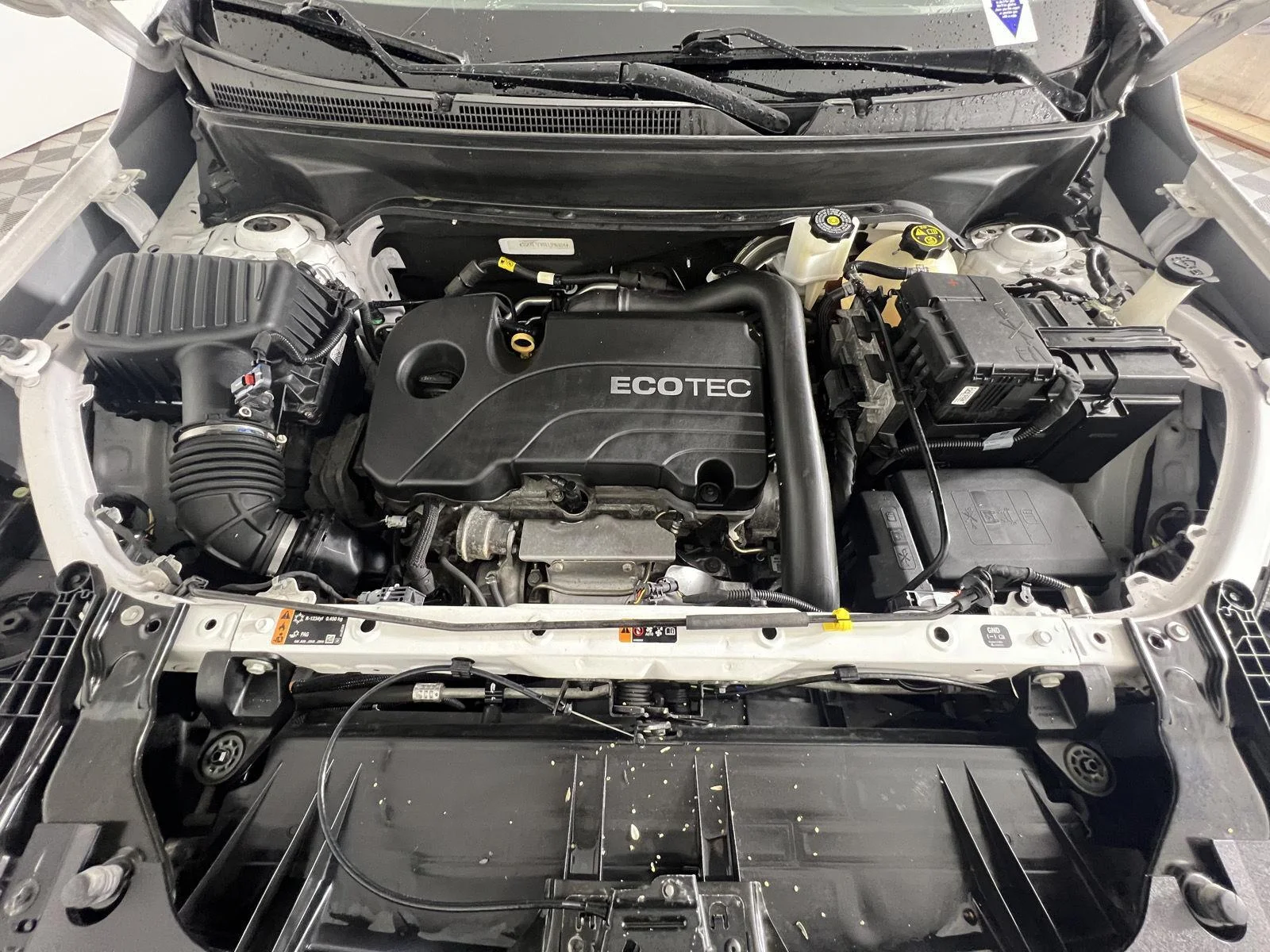 Used 2020 Summit White GMC SLE image 24