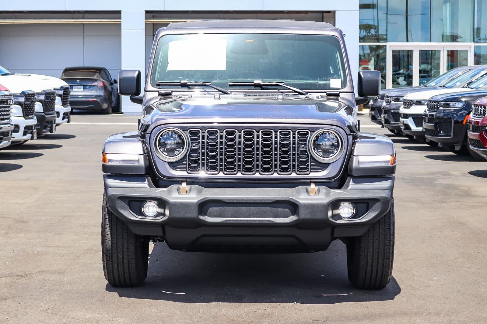 New 2026 Granite Crystal Metallic Clear-Coat Exterior Paint Jeep 85th Anniversary image 2