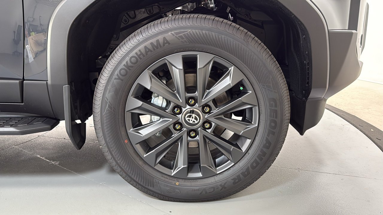 Certified Used 2027  Toyota Base image 21