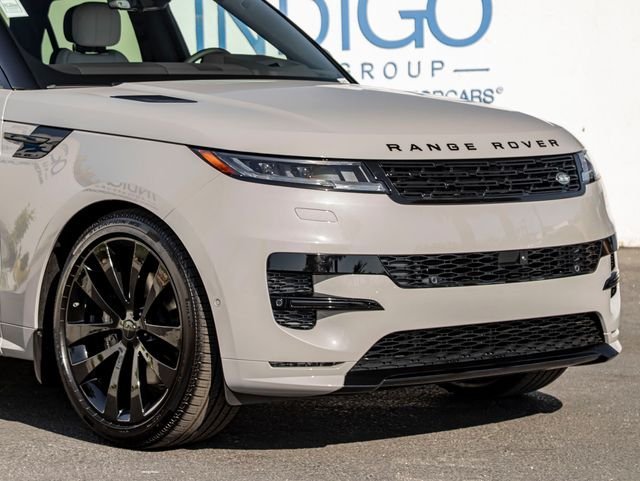 New 2026 Borasco Grey LAND ROVER Dynamic SE image 5