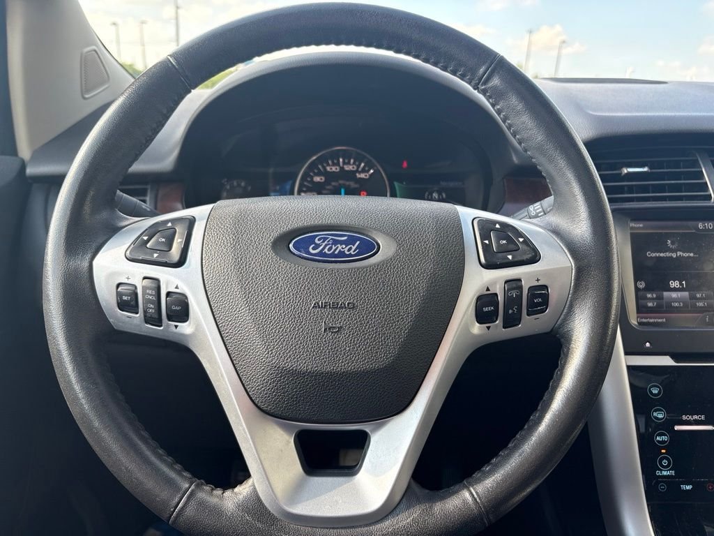 Used 2014 White Platinum Clearcoat Metallic Ford Limited image 15