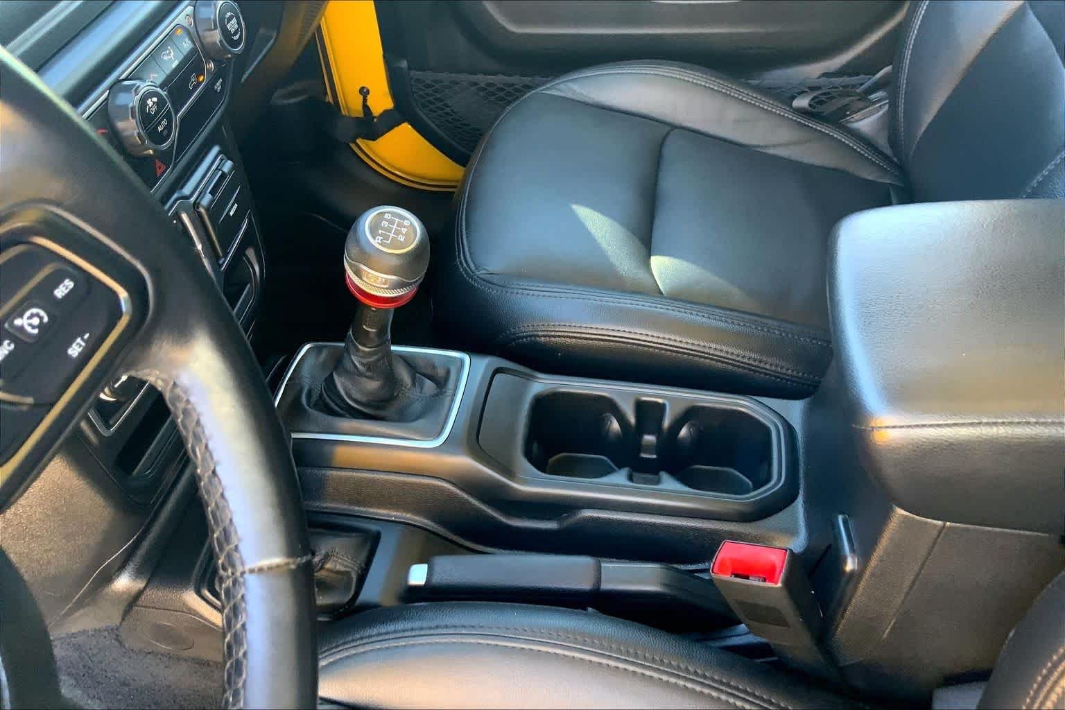 Used 2020 Hellayella Clearcoat Jeep Sport S image 17