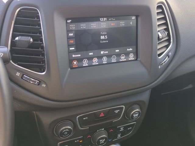 Used 2019 White Clearcoat Jeep Latitude image 18