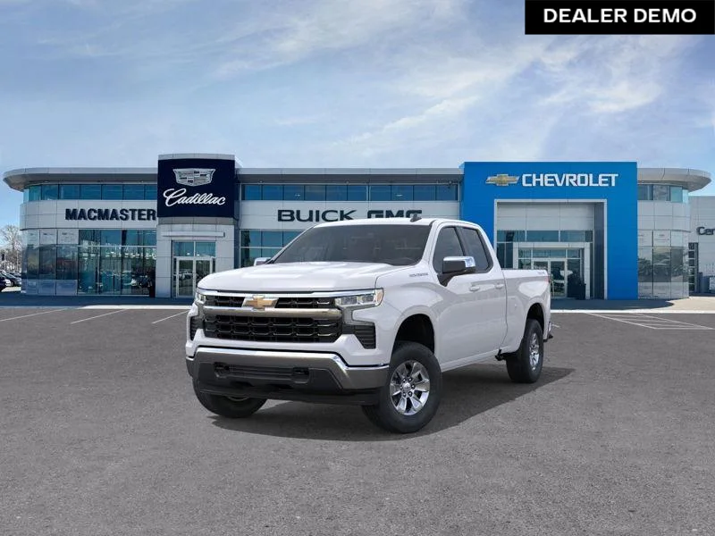 Used 2025  Chevrolet LT image 8