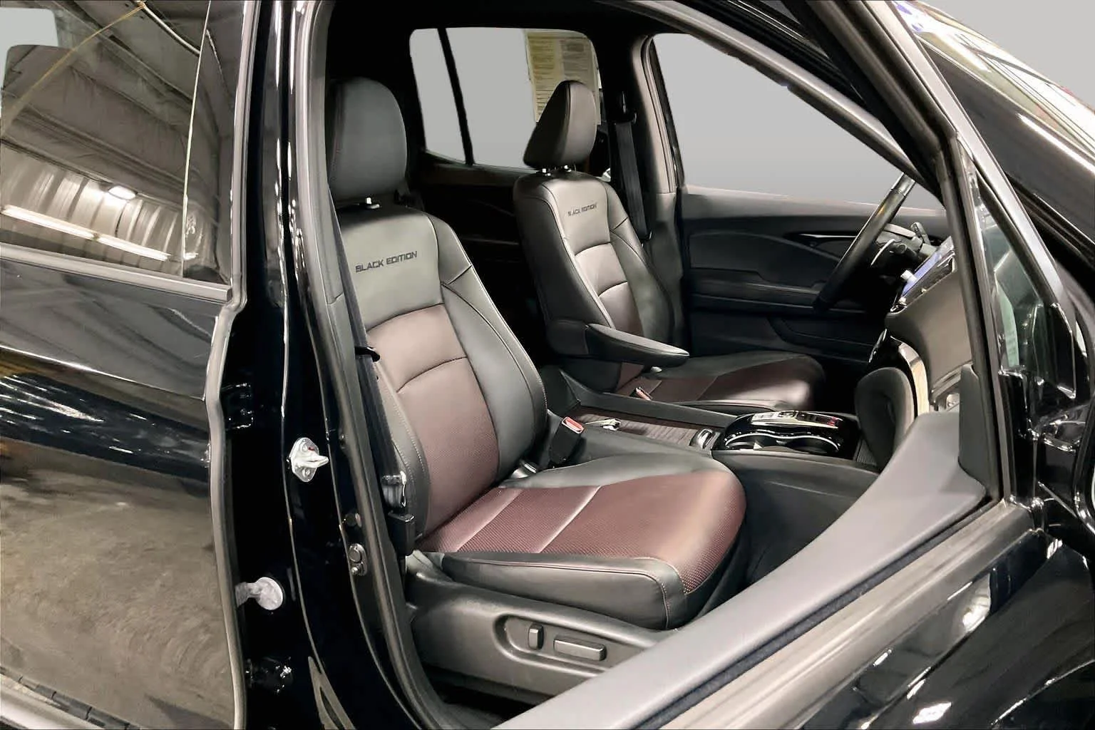 Used 2023 Crystal Black Pearl Honda Black Edition image 9