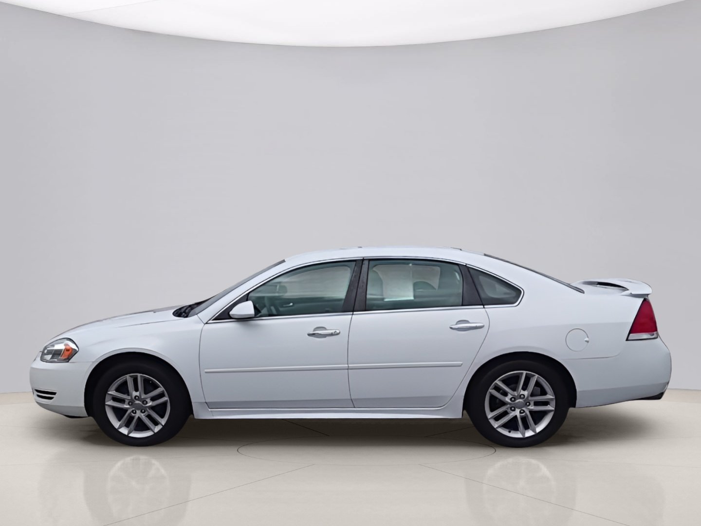Used 2016 White Chevrolet LTZ image 2