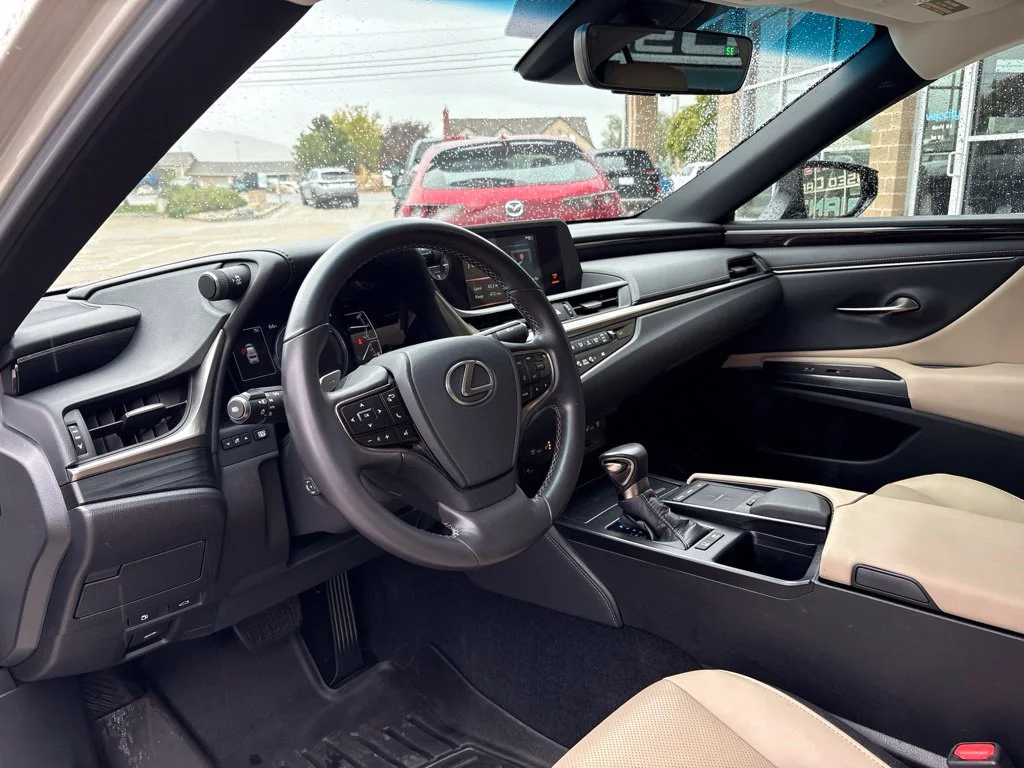 Used 2021 Beige Lexus 300h image 9