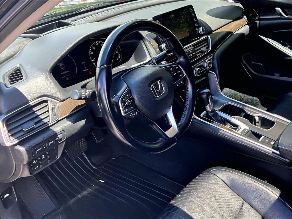 Used 2018 Black Honda Touring image 8
