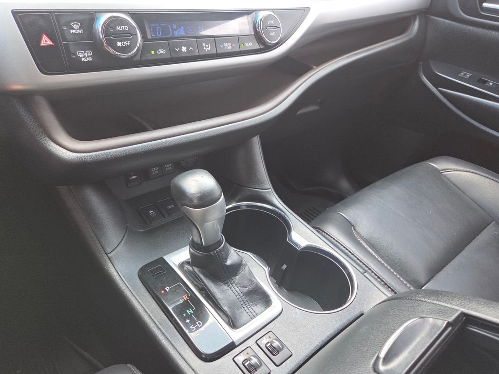 Used 2019 Black Toyota XLE image 28