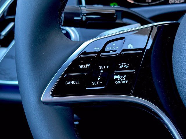 New 2026 MANUFAKTUR Moonlight White Metallic Mercedes-Benz E 350 image 58