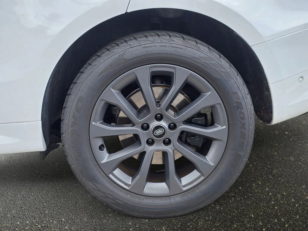 Certified Used 2024 White Land Rover Dynamic SE image 35