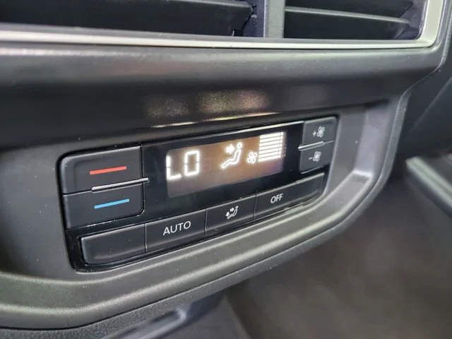 2024 Volkswagen Atlas SE w/Tech - Photo 19