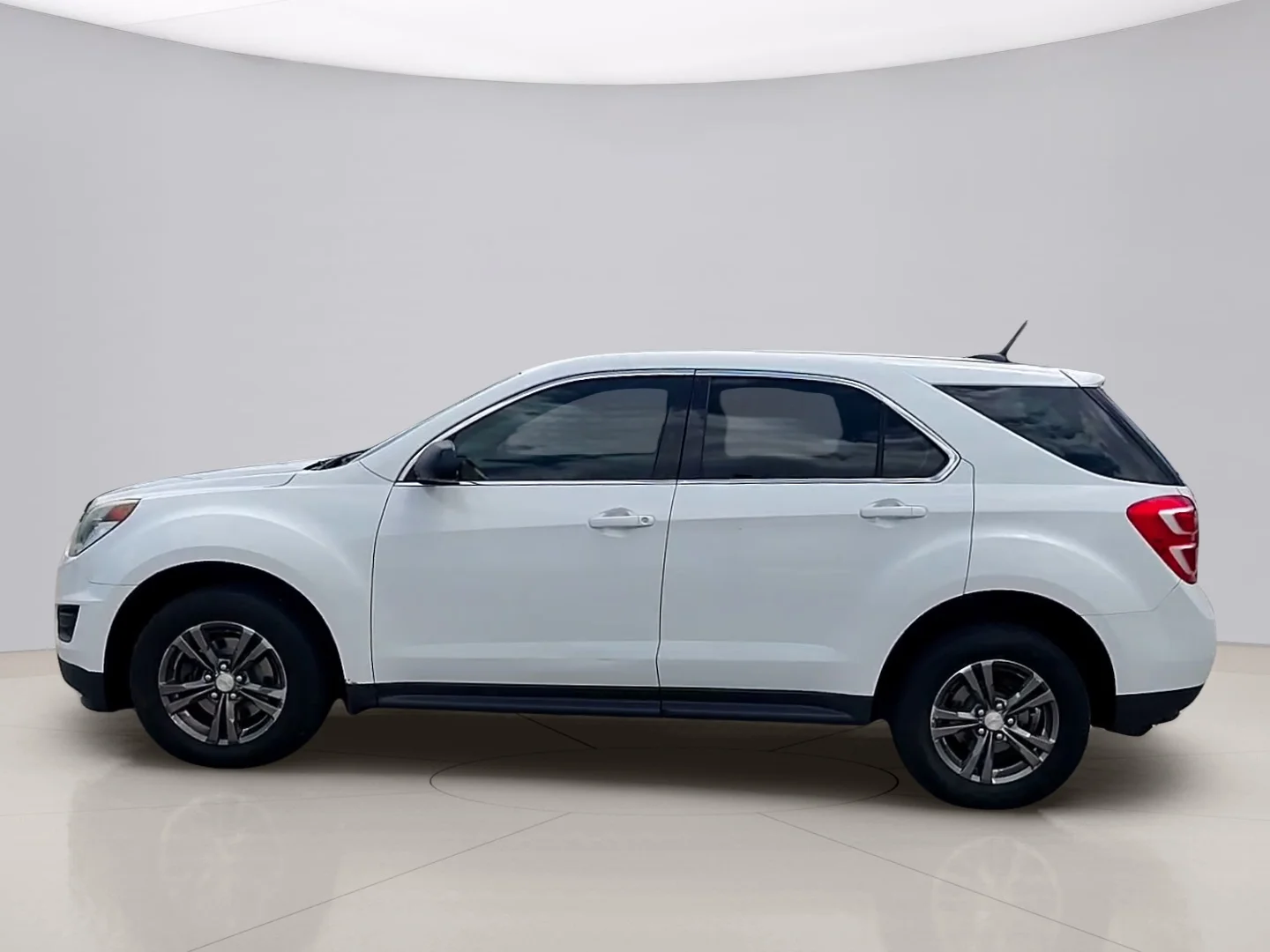 Used 2016 White Chevrolet LS AWD image 2
