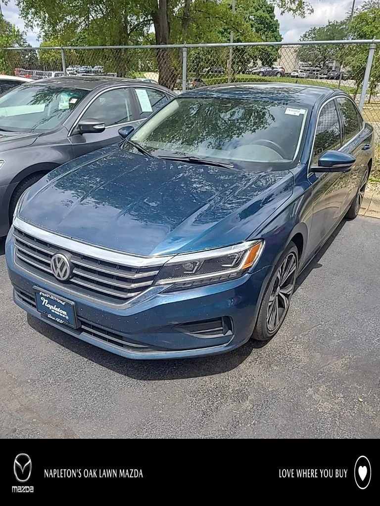 Used 2021  Volkswagen 2.0T SE image 1