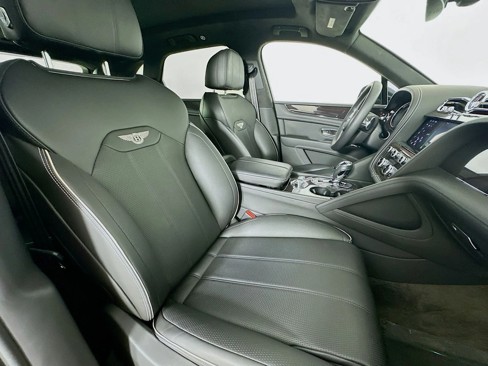 Used 2022 Black Bentley  image 39