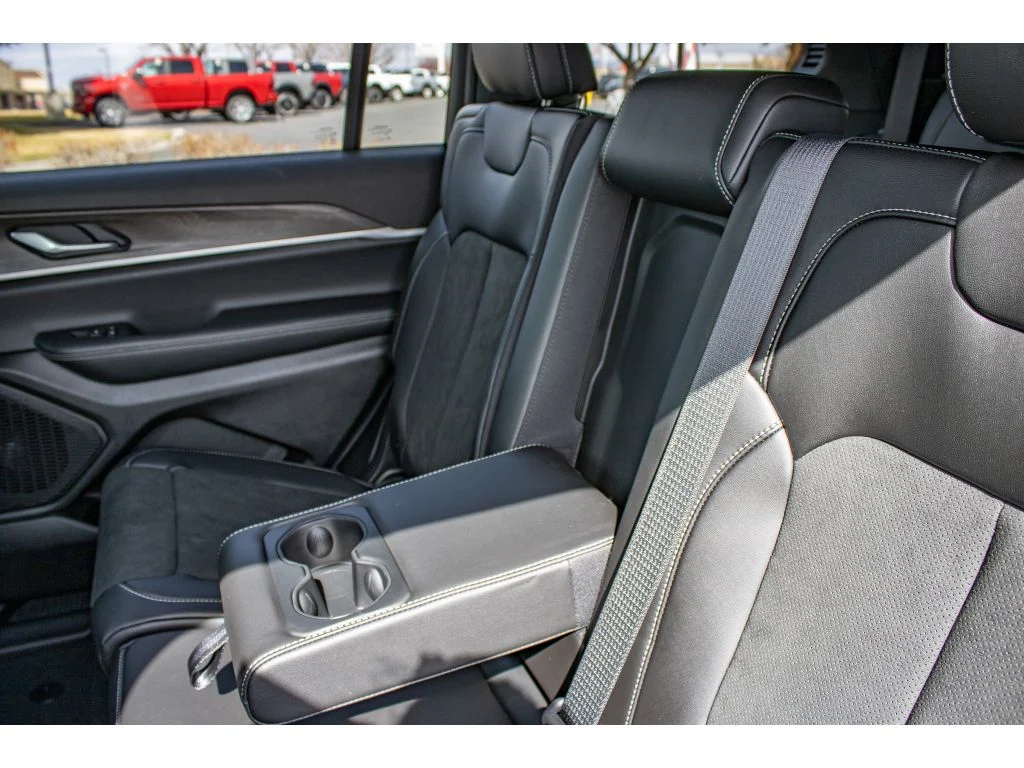 New 2026 Bright White Clearcoat Jeep Laredo Altitude image 40