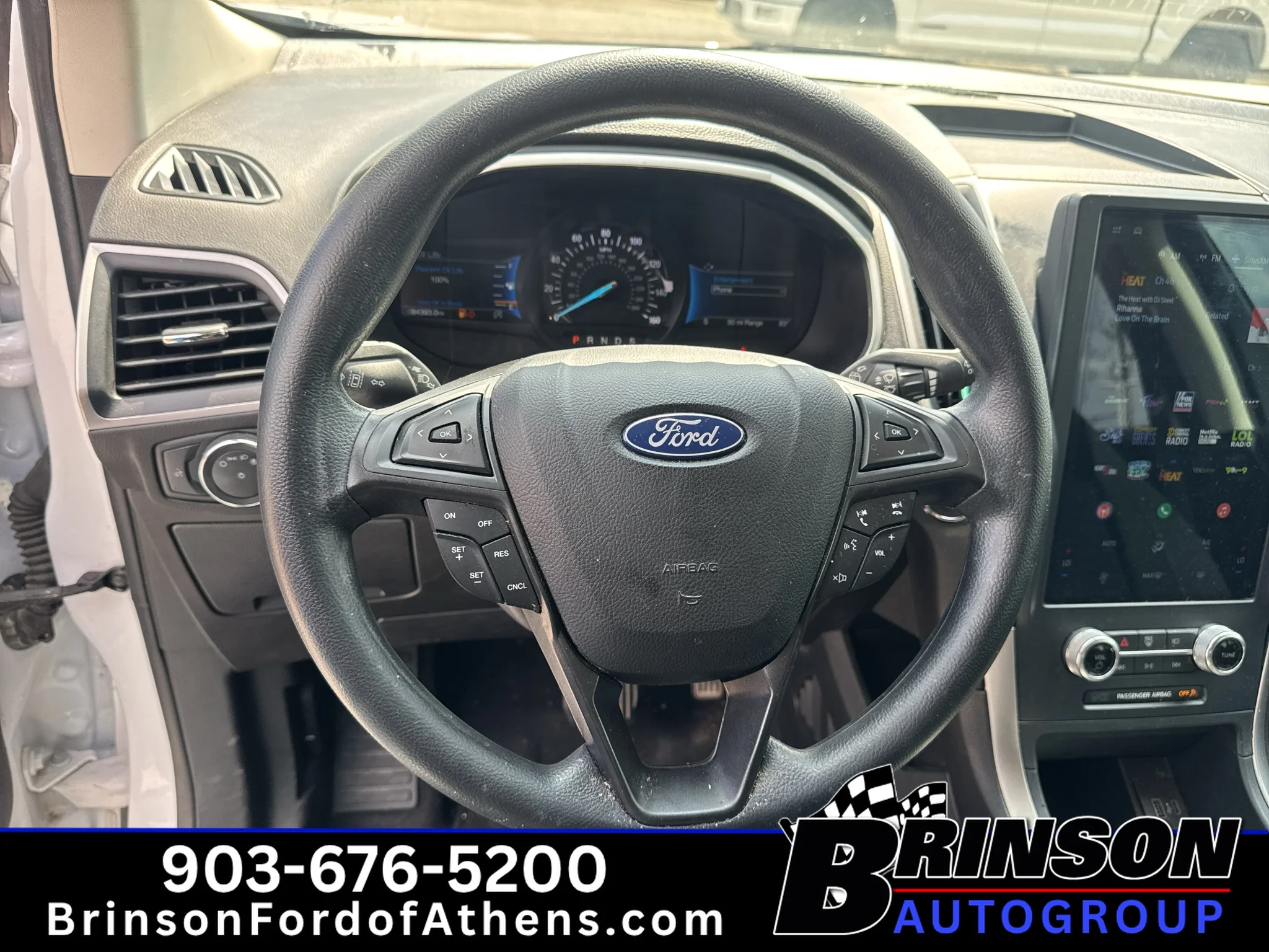 Used 2021 Oxford White Ford SE image 16
