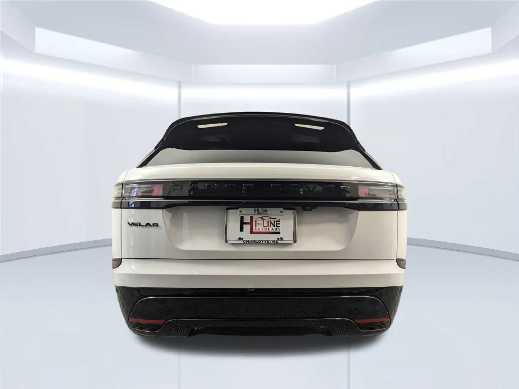Used 2025 White Land Rover Dynamic SE image 59
