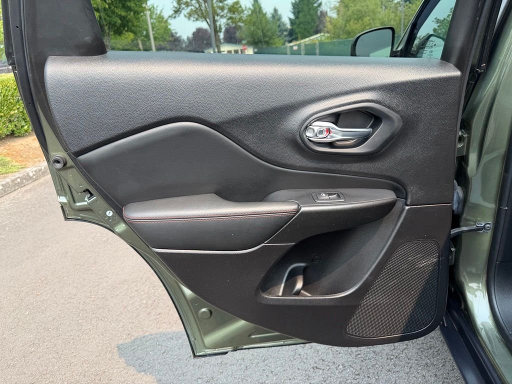 Used 2021 Olive Green Pearlcoat Jeep Trailhawk image 30