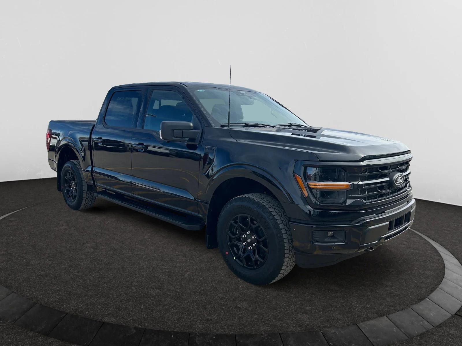 New 2026 Agate Black Metallic Ford XLT image 7