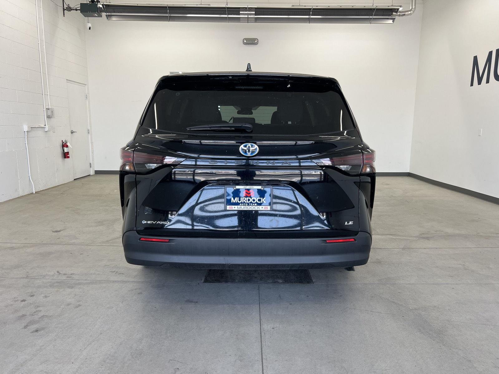 2025 Toyota Sienna LE - Photo 10