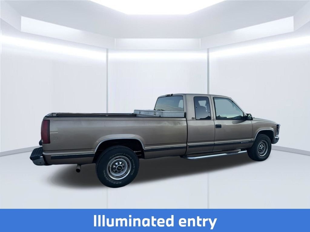 Used 1996  Chevrolet Cheyenne image 16