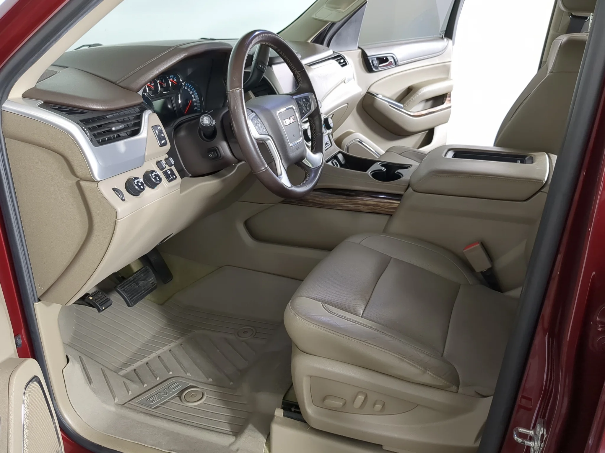 Used 2018 Crimson Red Tintcoat GMC SLT image 11