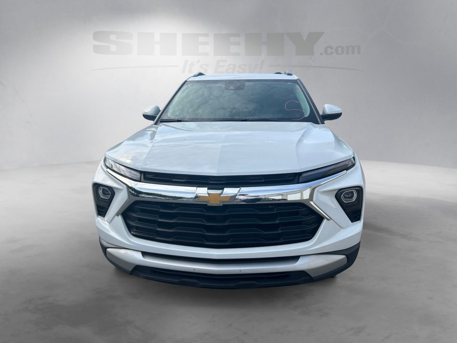 Used 2024 White Chevrolet LT image 17