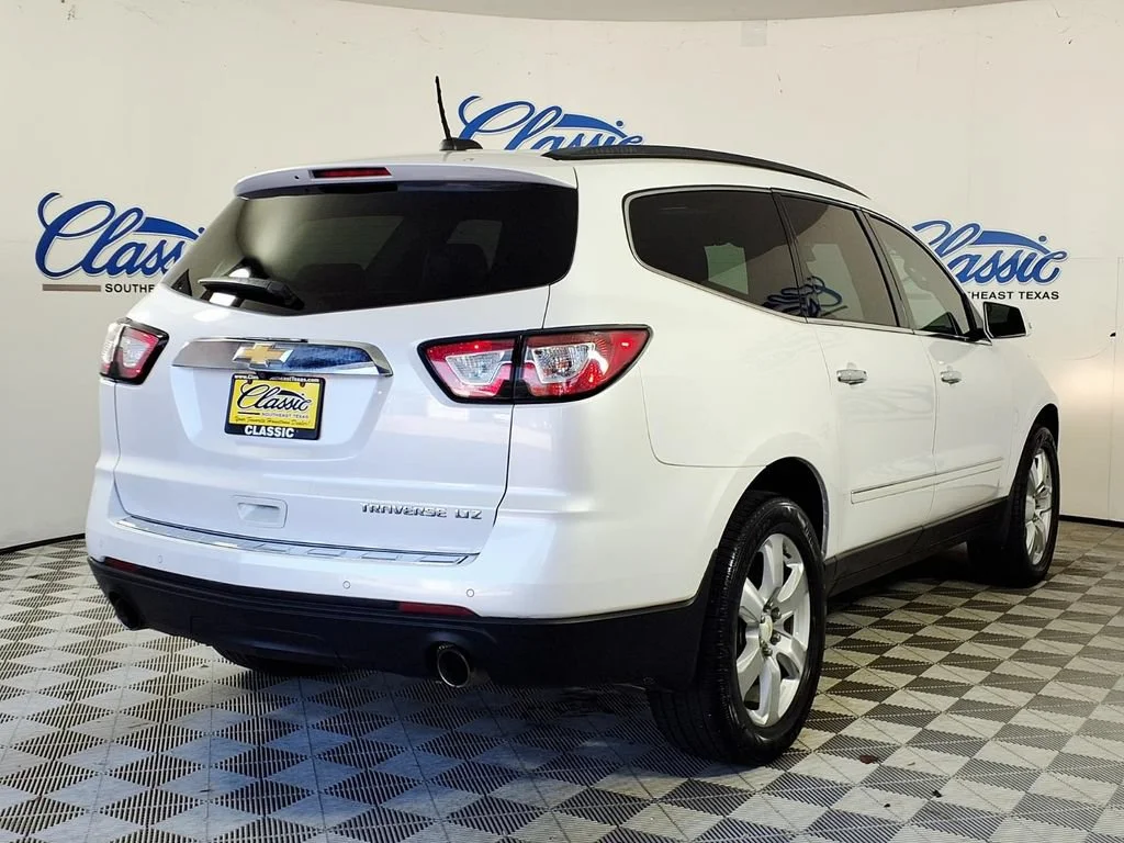 Used 2016 IRIDESCENT PEARL TRICOAT Chevrolet LTZ image 6