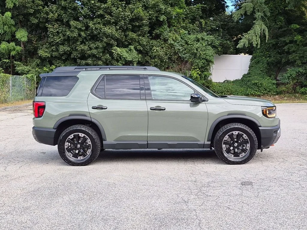 Used 2026 Green Honda TrailSport Elite image 2