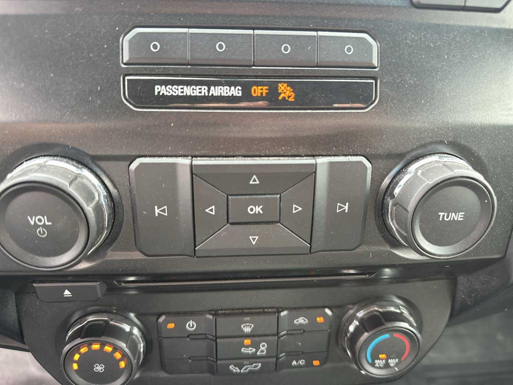 Used 2017 Oxford White Ford XL image 23