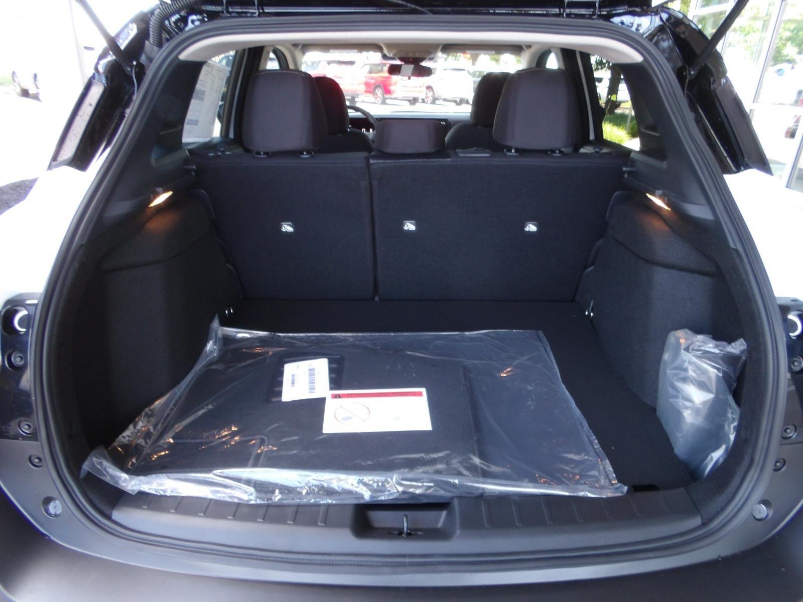 New 2026 Aspen White TriCoat / Super Black Two-tone Nissan SV image 11