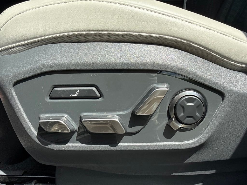 Used 2024 Snow White Pearl Kia GT-Line image 10