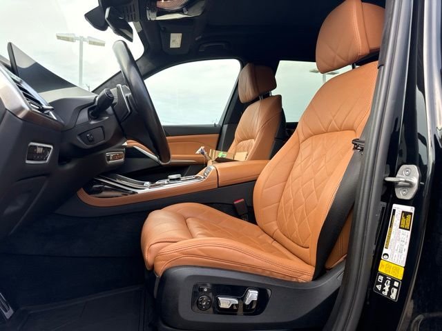 Used 2023 Black Sapphire Metallic BMW xDrive40i image 17
