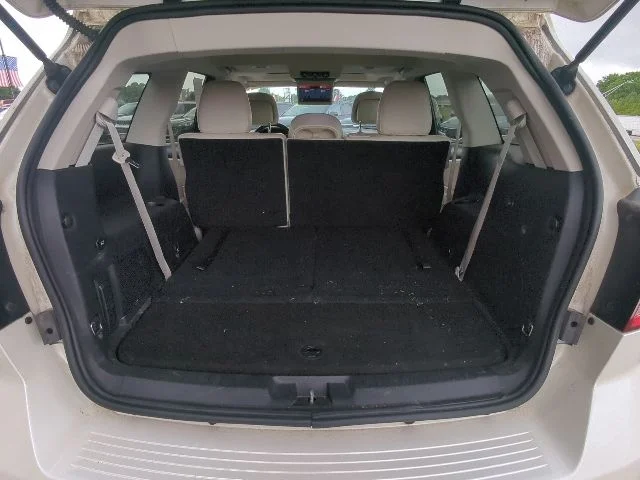 Used 2013 White Dodge Crew image 37
