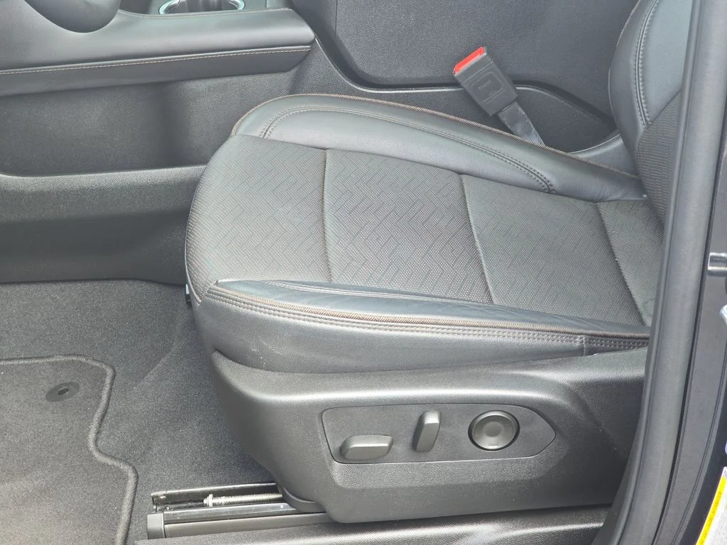 Used 2024 Gray Chevrolet High Country image 33