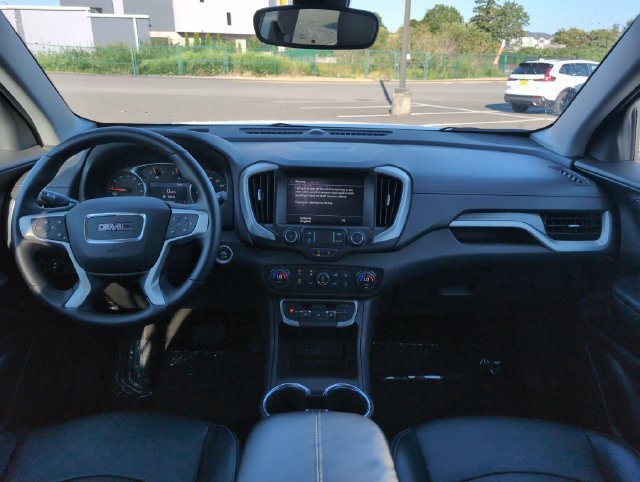 Used 2024 Summit White GMC SLT image 13