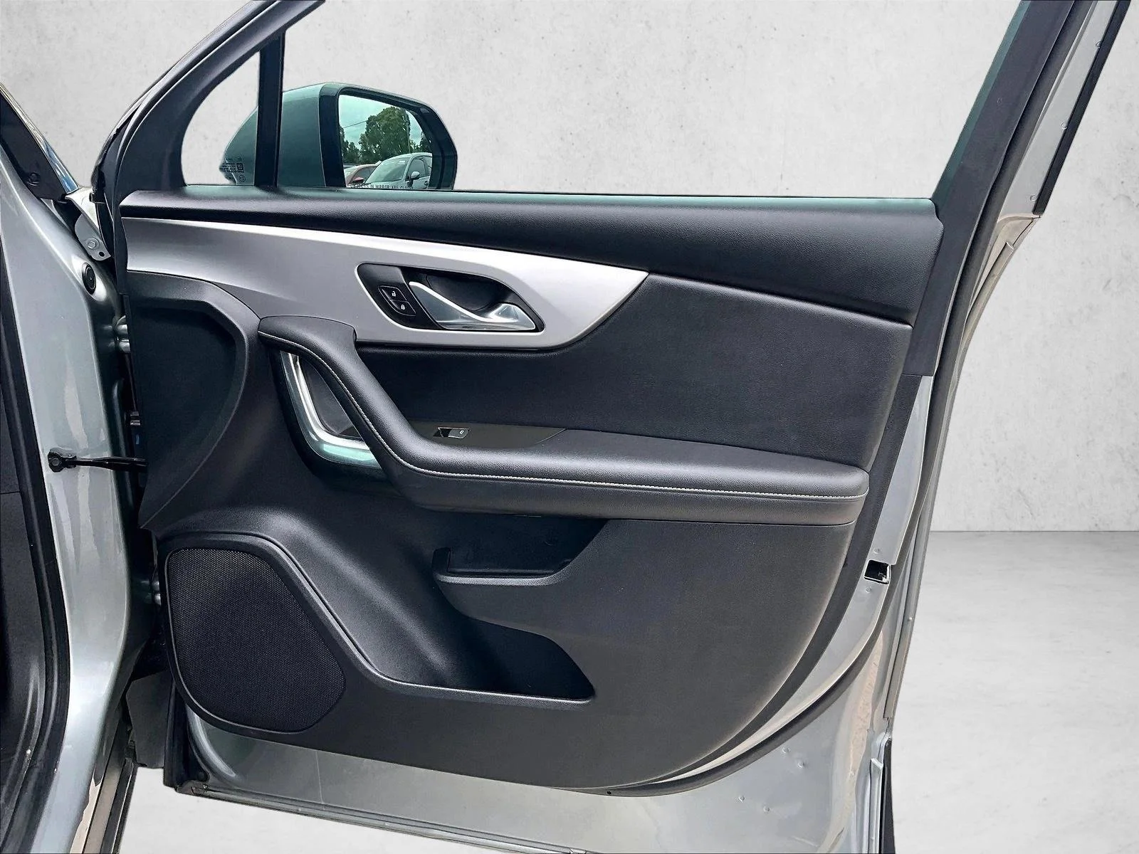 Used 2023 Sterling Gray Metallic Chevrolet LT image 18