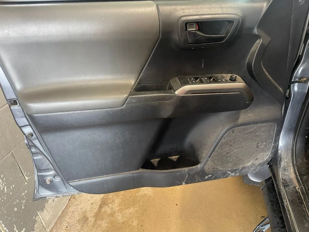 Used 2022 Gray Toyota SR5 image 9