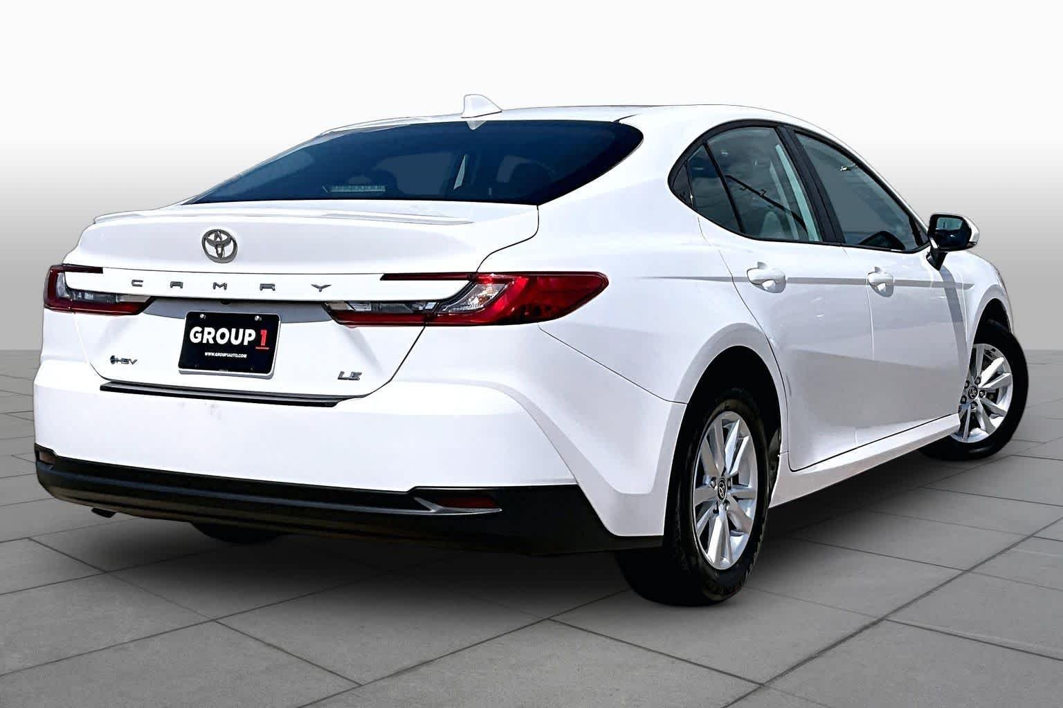 Used 2025 Ice Cap Toyota LE image 13